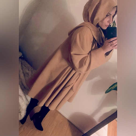 HILARY RADLEY ⭐️ [NWOT]Asymetrical, Camel, Trench Coat//Cape.  ||Rare Piece|| 🩶 - Picture 1 of 6